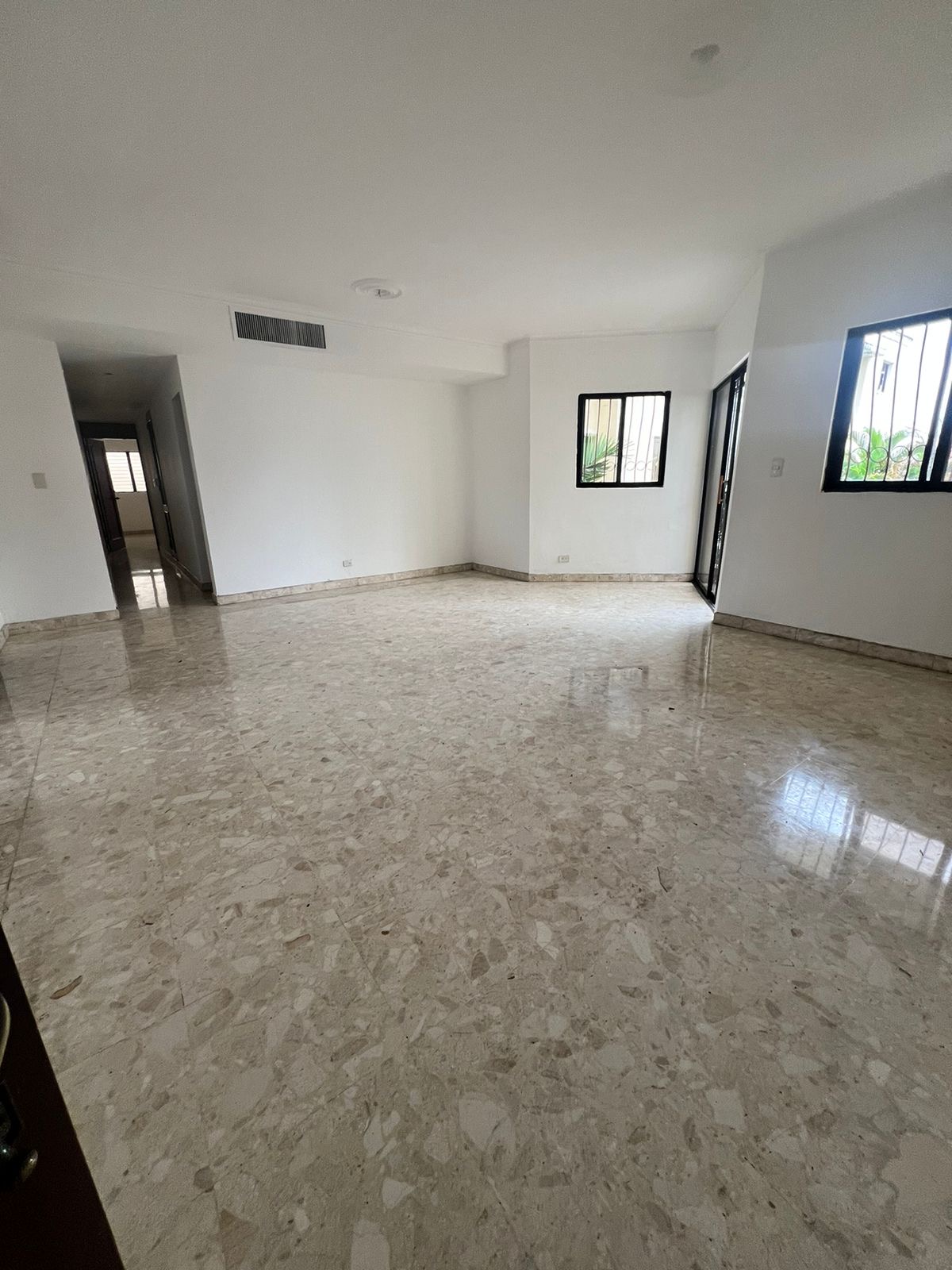 apartamentos - Vendo urbanización Fernández tercer nivel tres hab