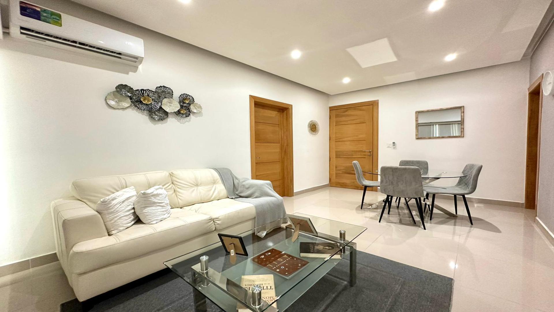 apartamentos - Apartamento amueblado con terraza en venta, Evaristo Morales 2