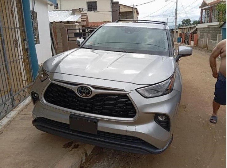 jeepetas y camionetas - Toyota Highlander 2022 LE 1