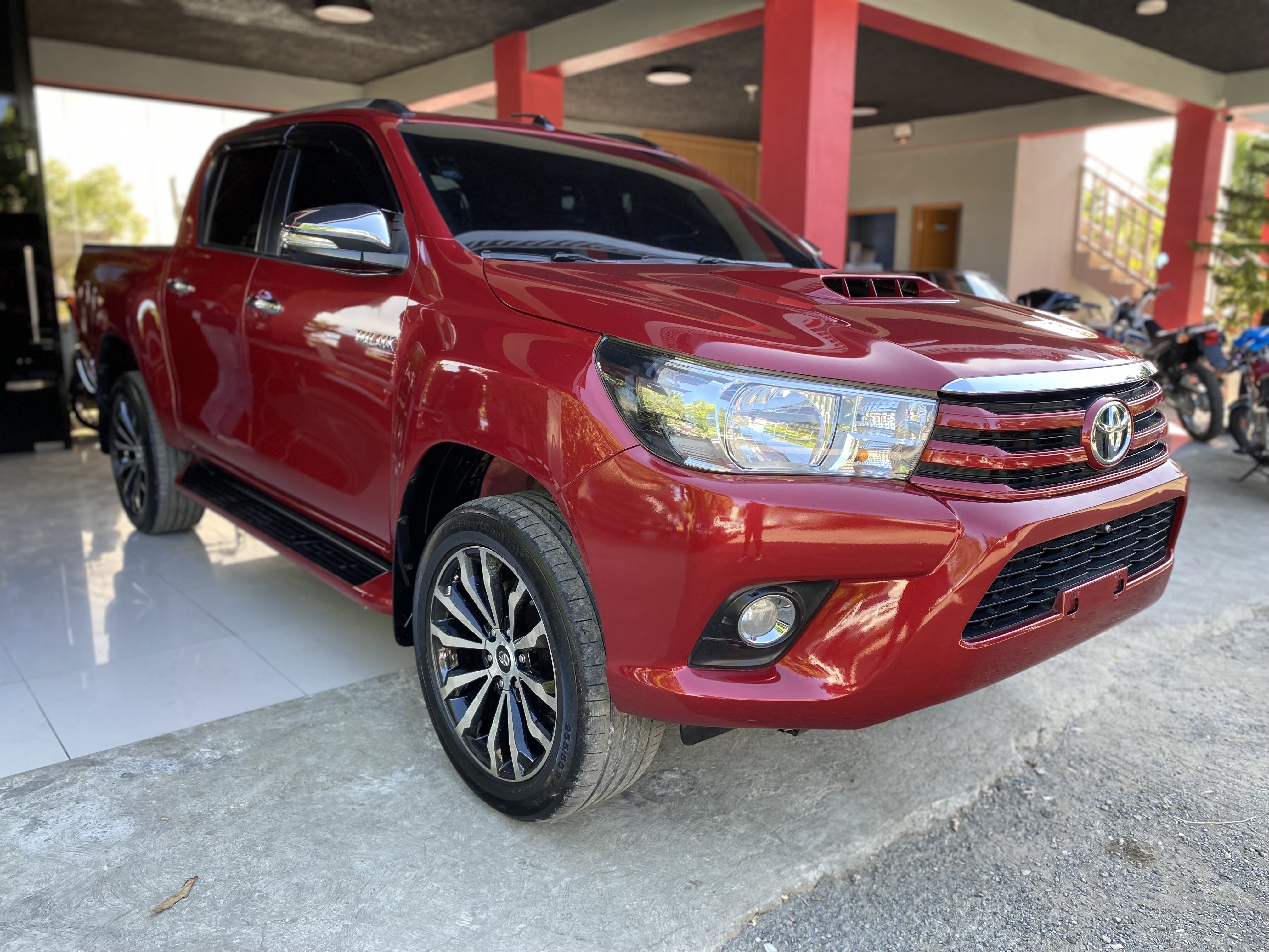 jeepetas y camionetas - TOYOTA HILUX 2016 4X4 1