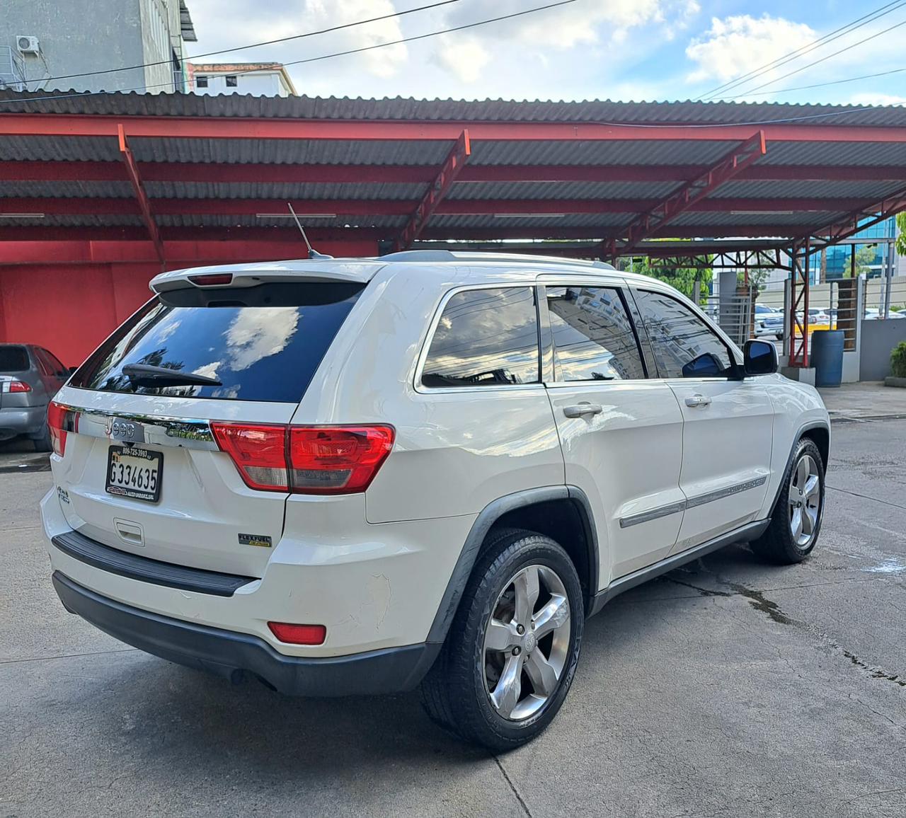 jeepetas y camionetas - jeep grand cherokee laredo 2012 3