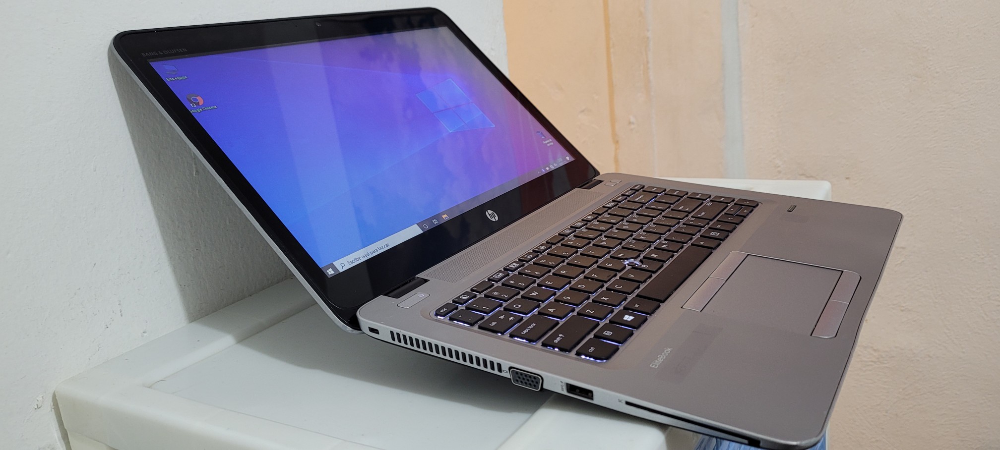 computadoras y laptops - Hp Touch de 14 Pulgadas Core i5 7ma Ram 8gb Disco SSD 128GB Y 320GB wifi 1