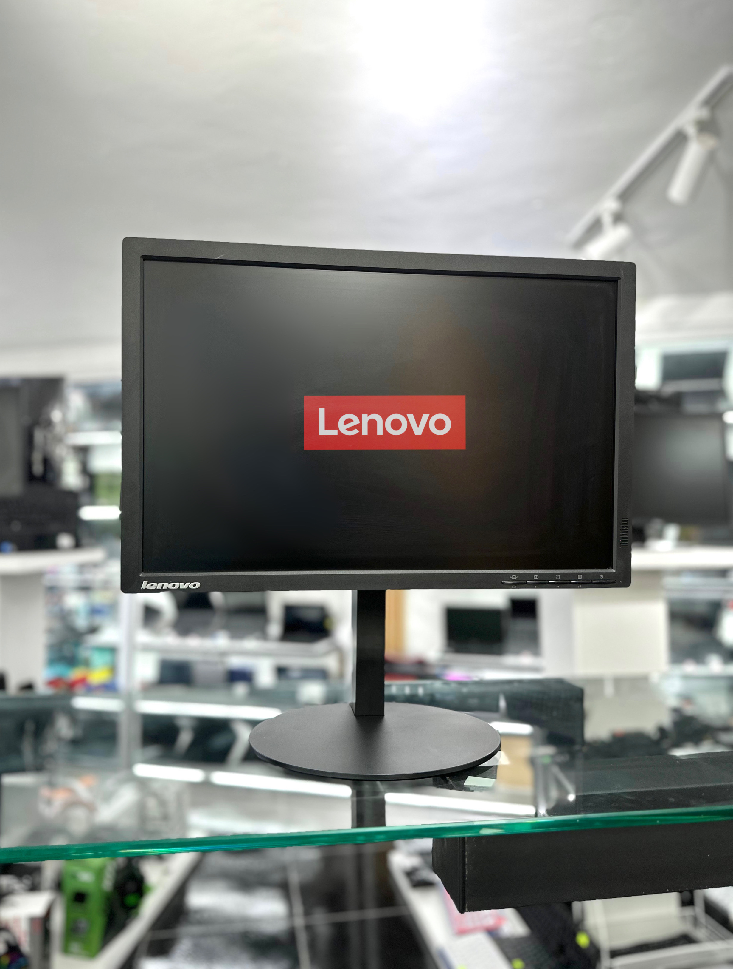 computadoras y laptops - Monitor LENOVO HD 19.5 Pulgadas 1