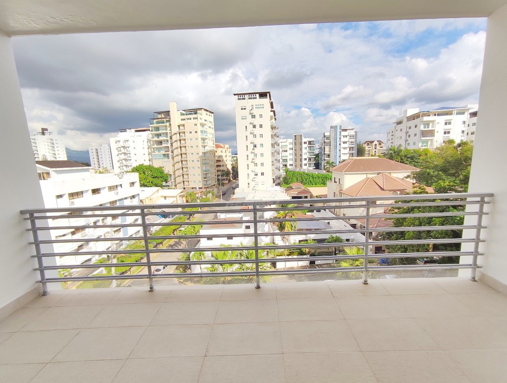 apartamentos - 6TO PISO CON ASCENSOR Y PLANTA FULL LA ESMERALDA SANTIAGO  3