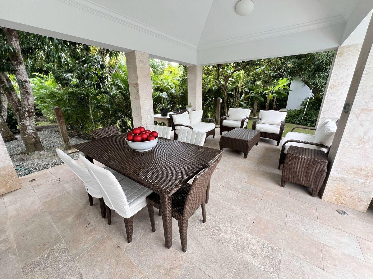 casas - Vendo casa de 4 habitaciones en Metro Country Club 8