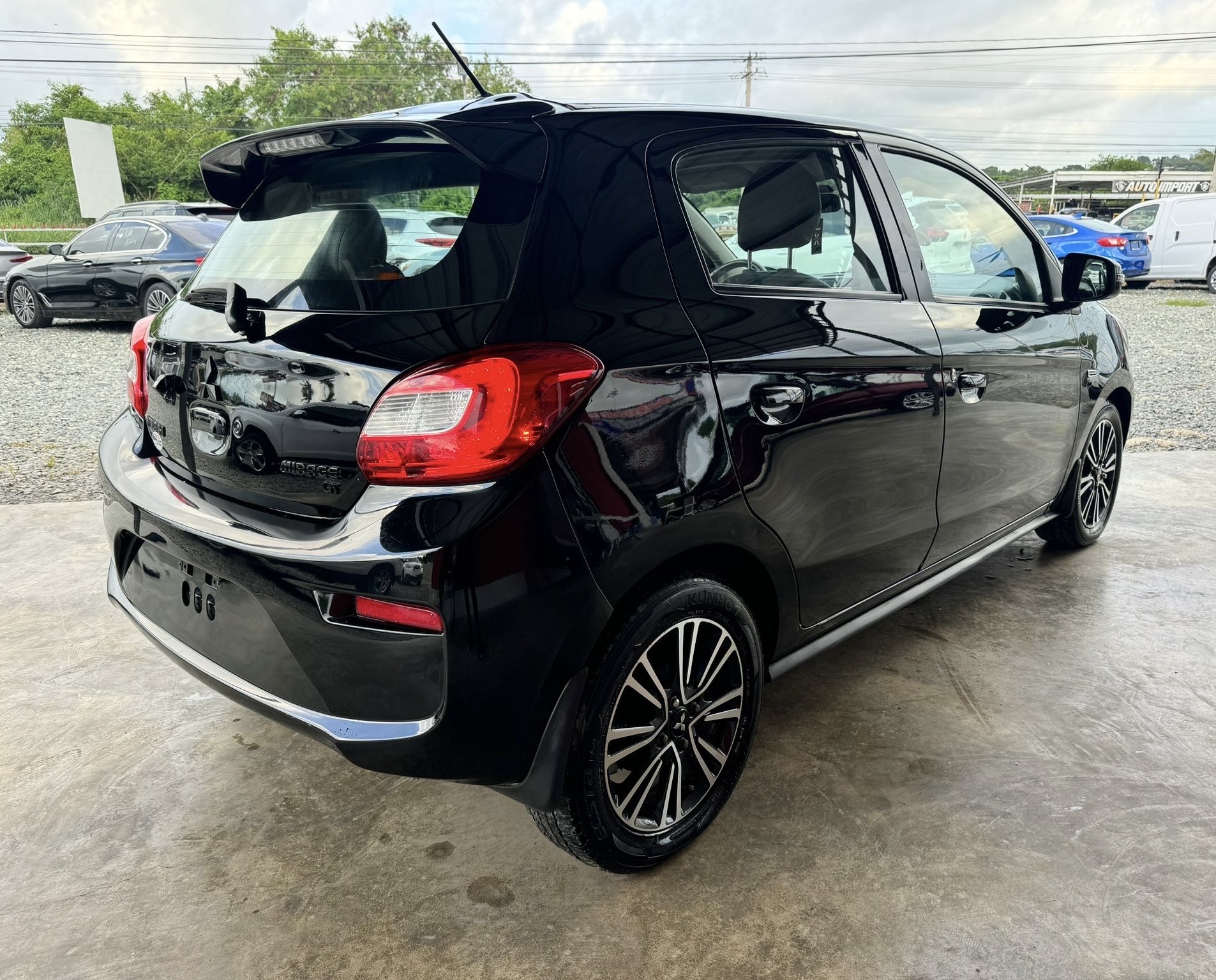 carros - Mitsubishi Mirage GT 2018 
 3