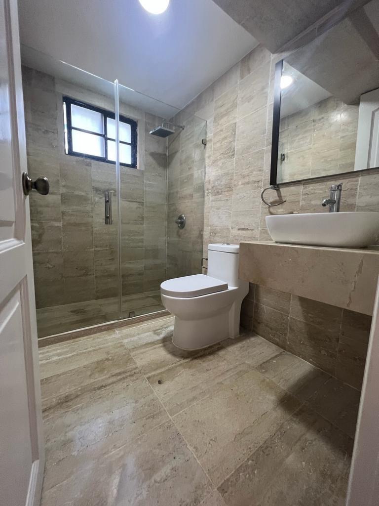 apartamentos - Vendo Serralles tres habitaciones con su baño dos parqueos servicio balconet  2