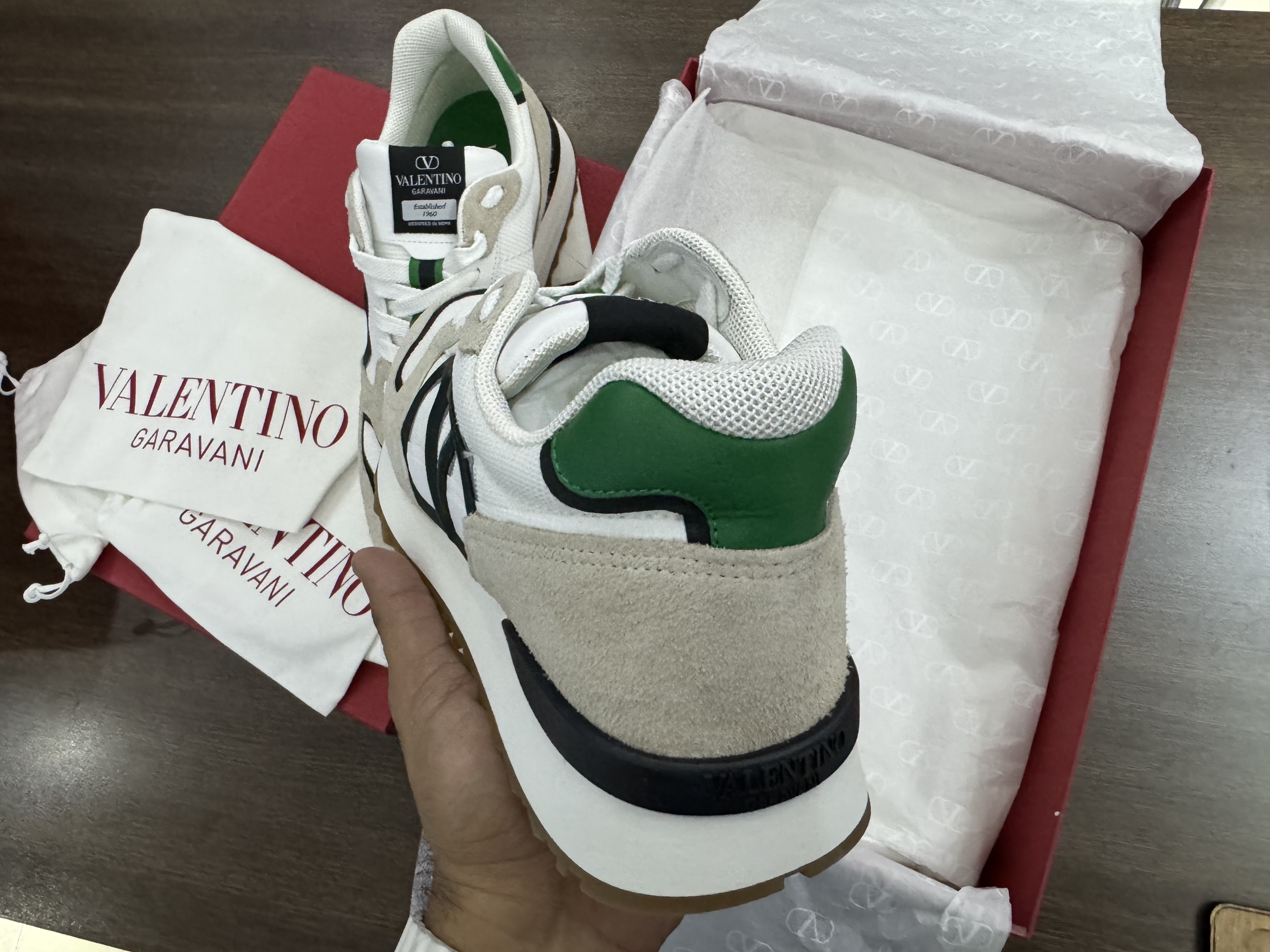 zapatos para hombre - Tenis Valentino Garavani V Logo Pace Size 42 1/2 Nuevo, Original US$ 415 NEG 3