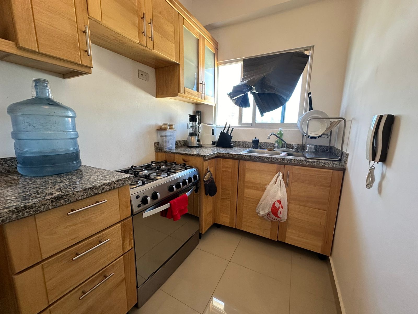 apartamentos - Vendo independencia klm 9 dos hab piso 4 dos baños 2