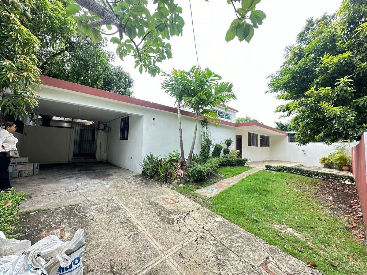 casas - Casa en Alquiler en Los Prados para Oficinas 3