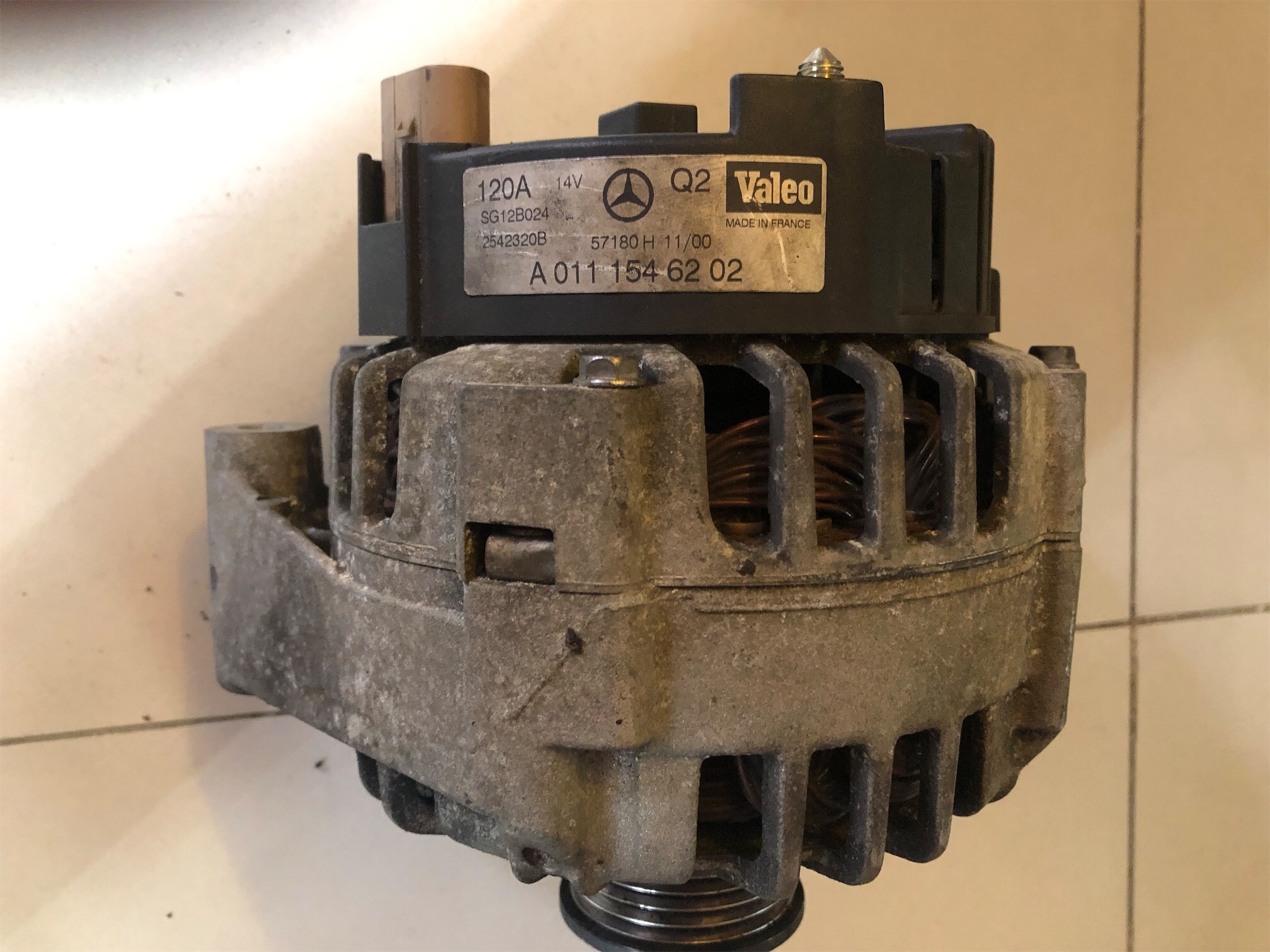 otros vehiculos - Alternador usados Mercedes Benz,  modelo E320, año 2000. 2