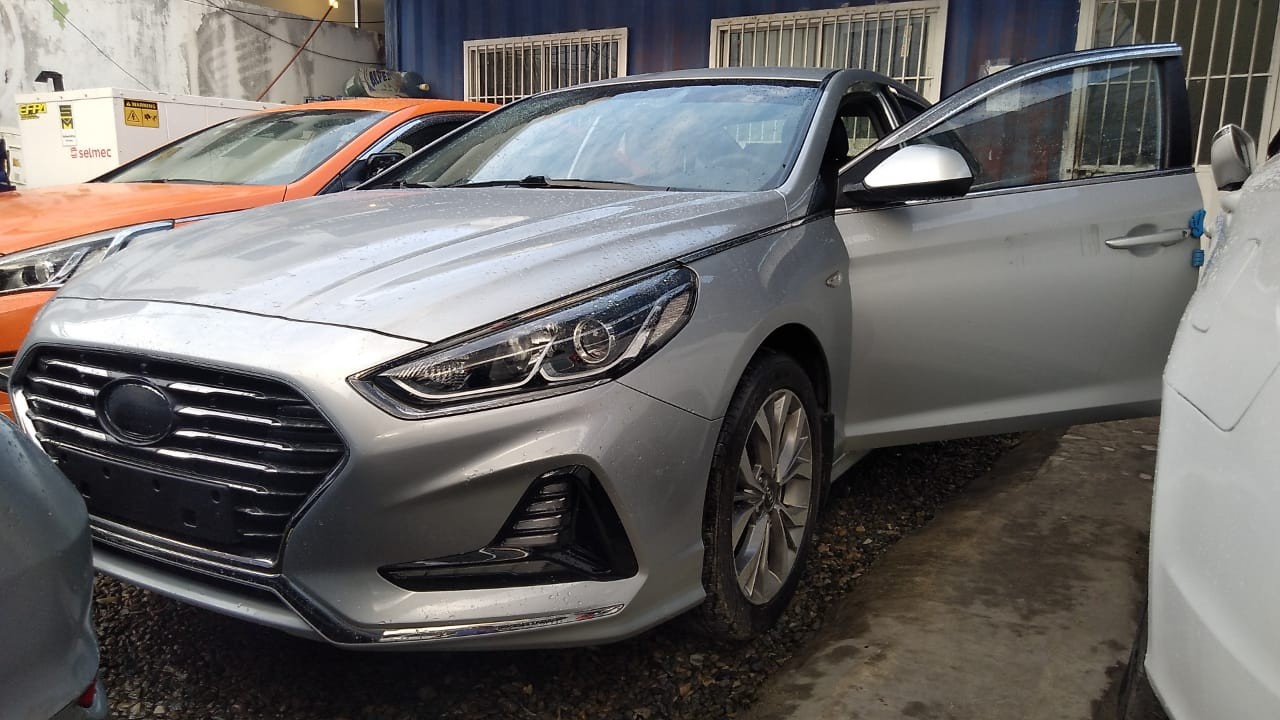 carros - HYUNDAI SONATA NEW RISE 2018 GRIS 0