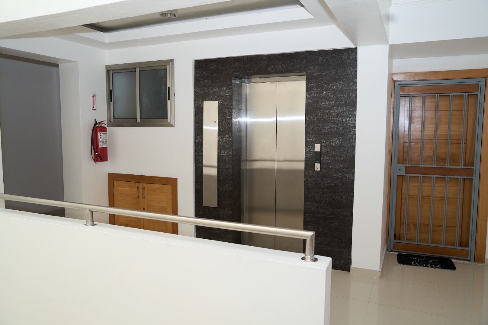 apartamentos - Vendo segundo nivel en el millón dos hab 2.5 baños 9