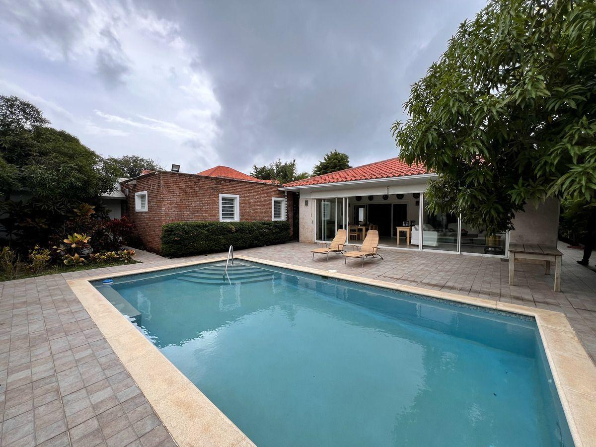 casas - Vendo casa de 4 habitaciones en Metro Country Club 6