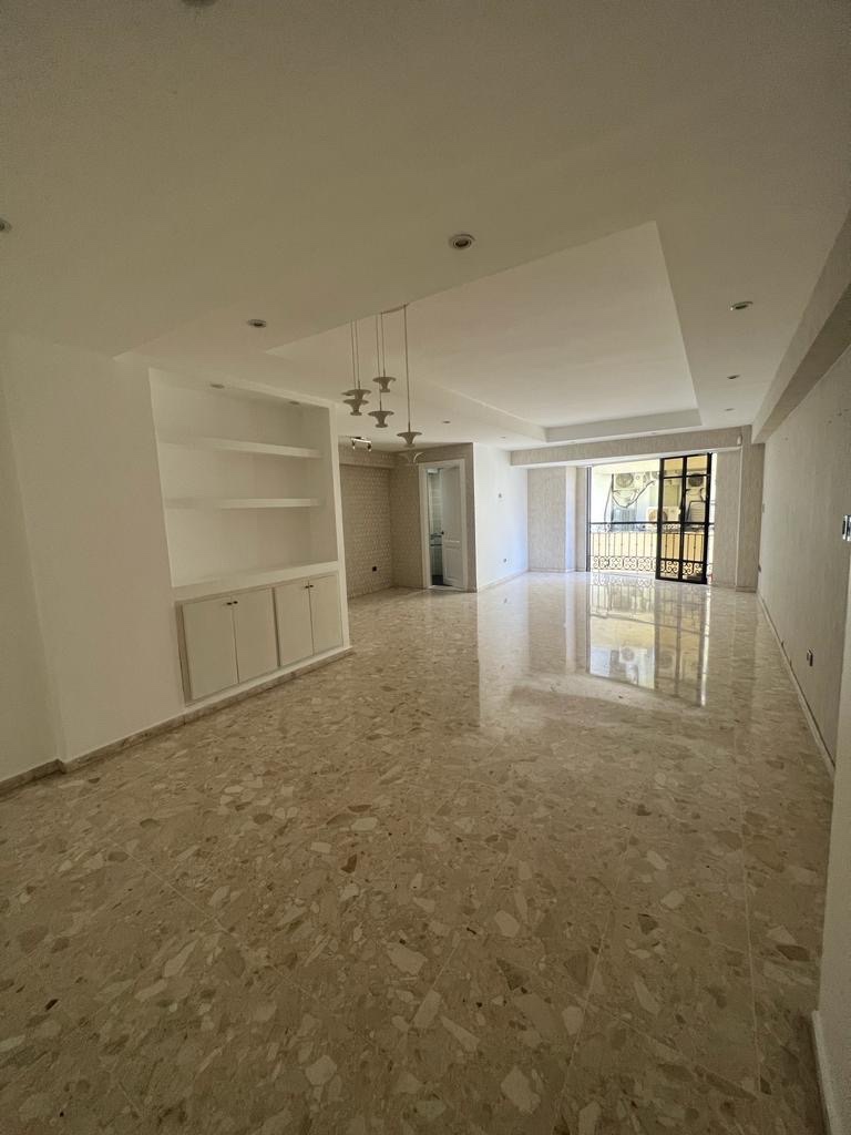 apartamentos - Vendo Serralles tres habitaciones con su baño dos parqueos servicio balconet 