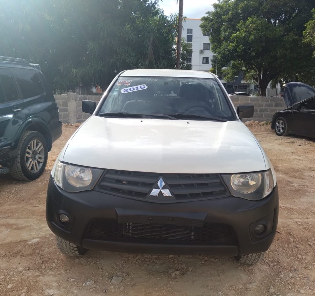 jeepetas y camionetas - CAM. MITSUBISHI L200 2015