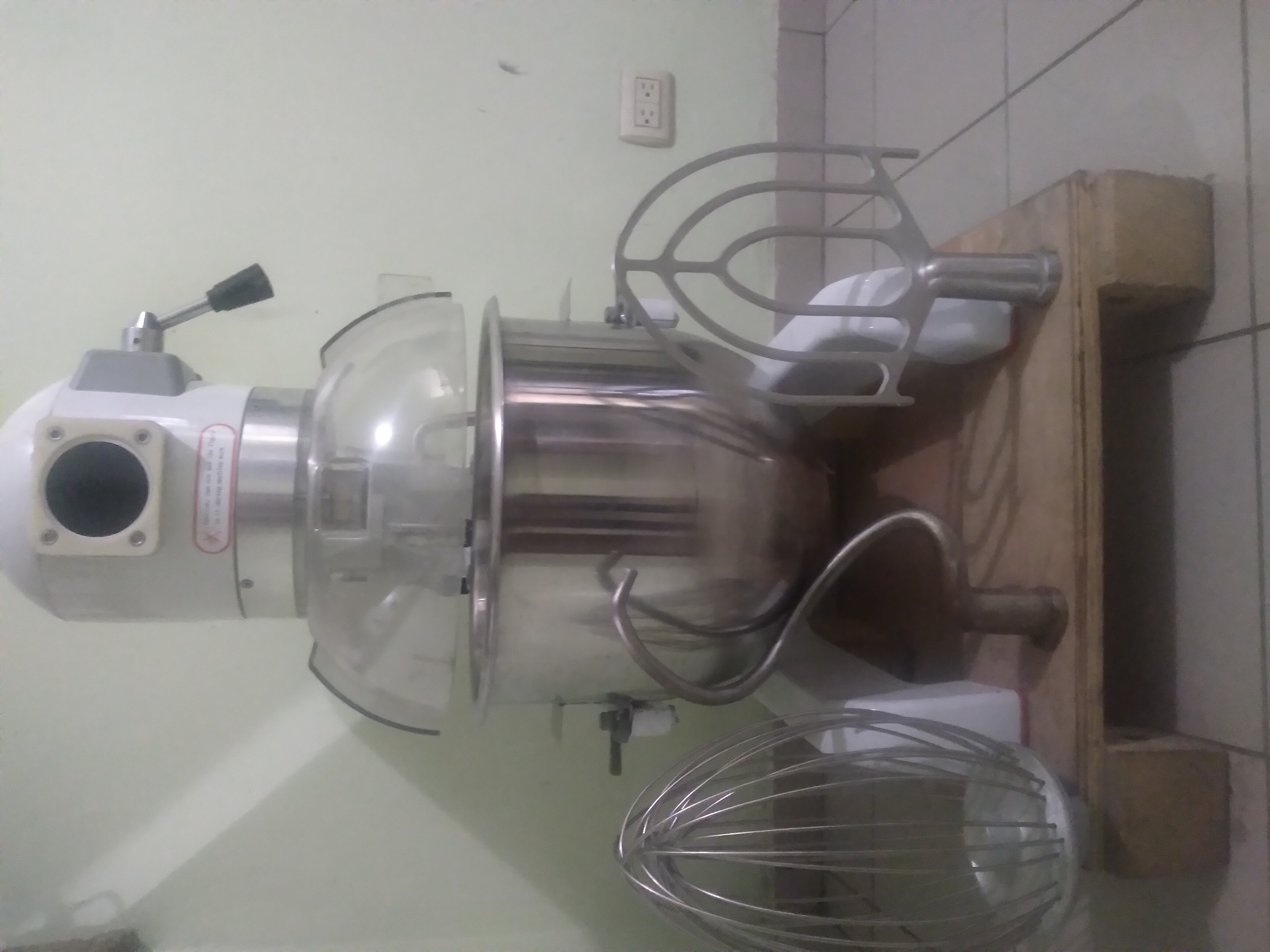 equipos profesionales - Vendo revolvedora, batidora industrial a 110 volt. 7