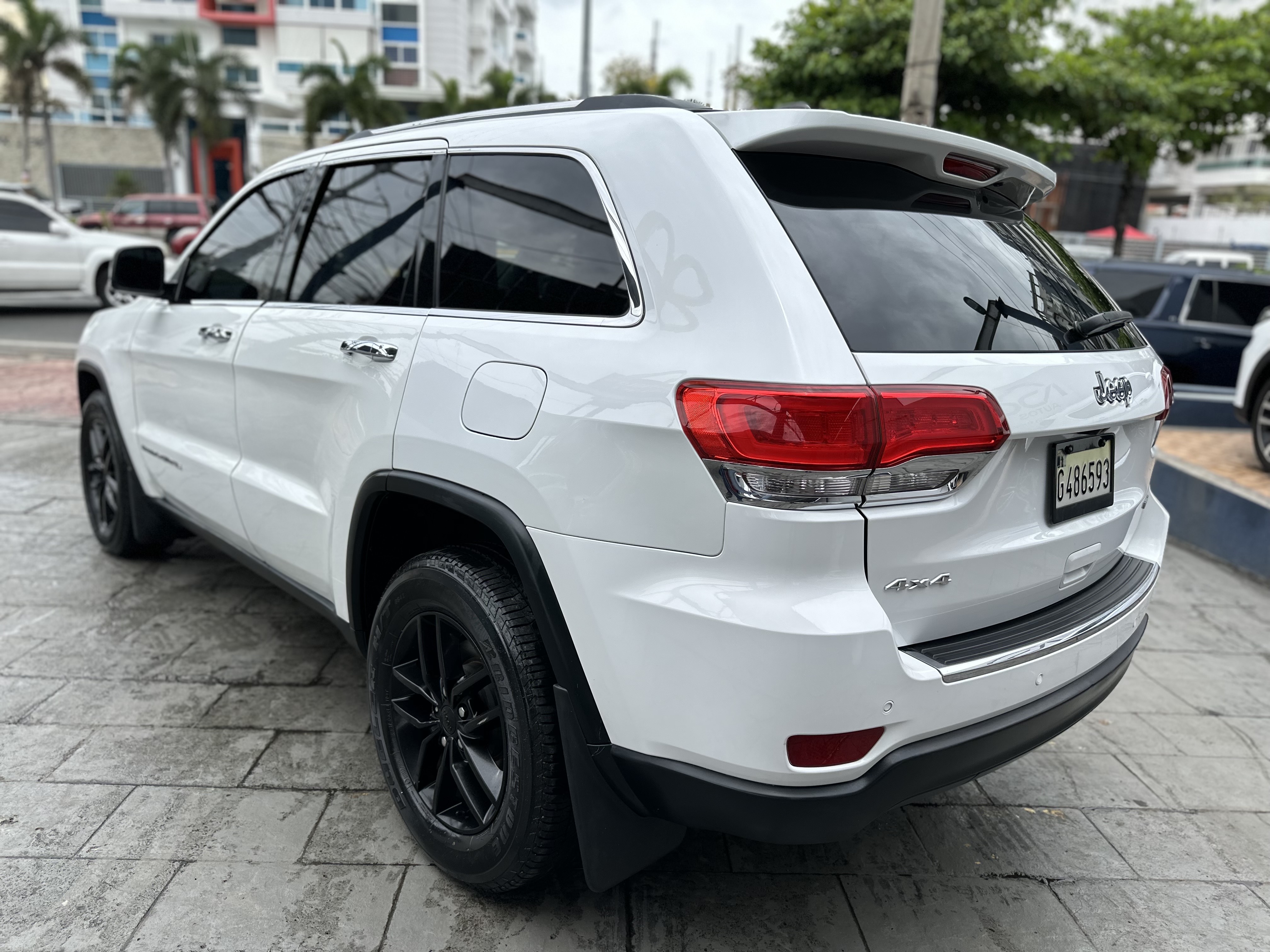 jeepetas y camionetas - JEEP GRAND CHEROKEE LIMITED 4x4 2017 5