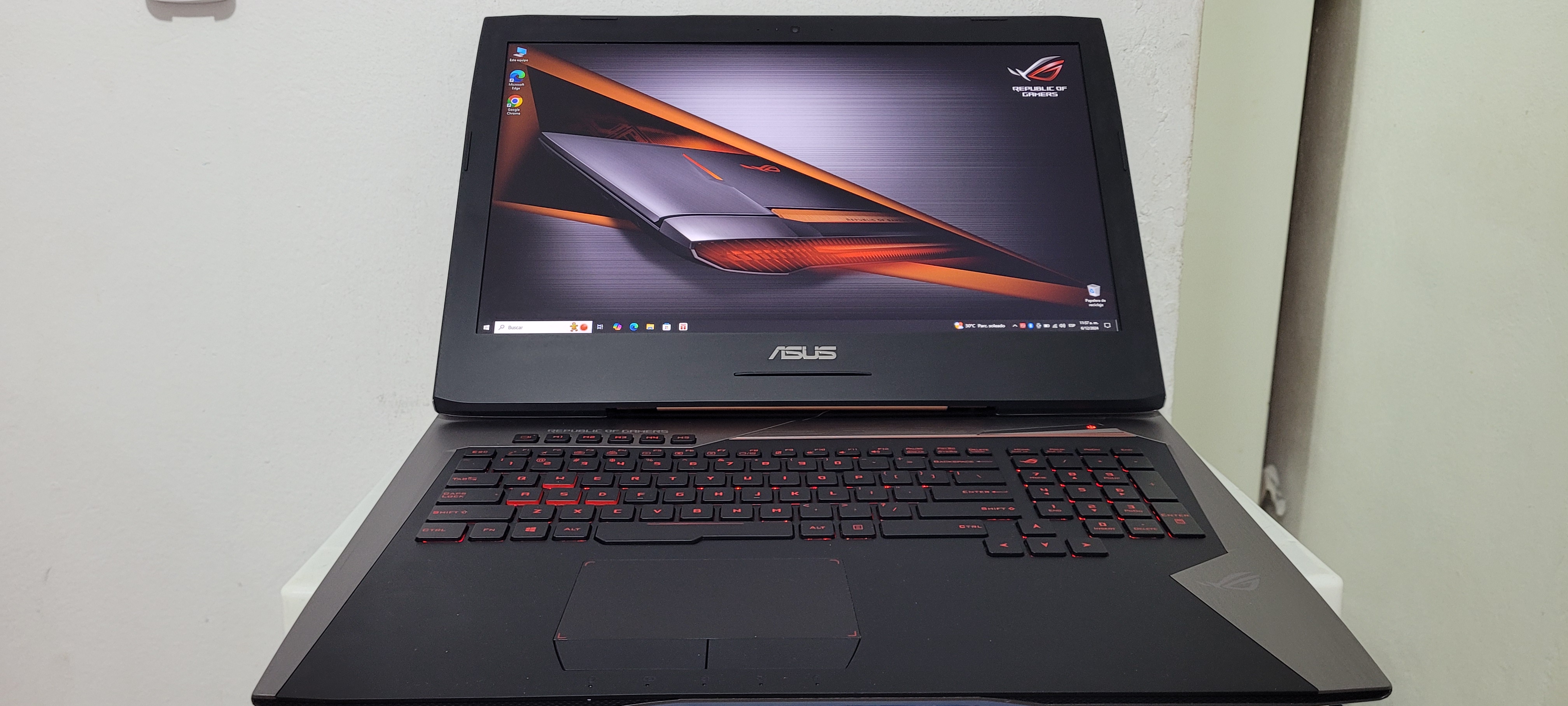 computadoras y laptops - Asus Gamer 17.3 Pulg Core i7 2.7ghz Ram 32gb disco 256gb SSD Y 1tb Gtx 1070 8gb  1