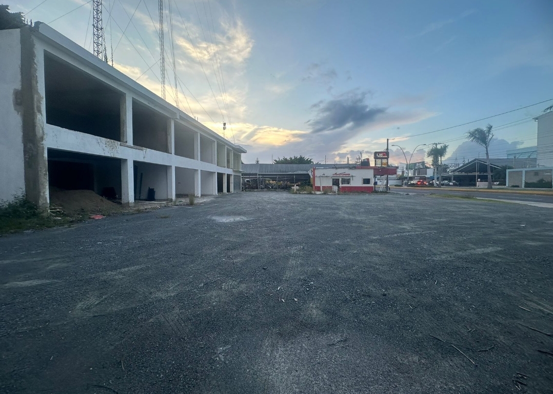 solares y terrenos - OPORTUNIDAD UNICA❗️EN LA MAS ZONA COMERCIAL DE LA VEGA AVENIDA PEDRO A. RIVERA 4