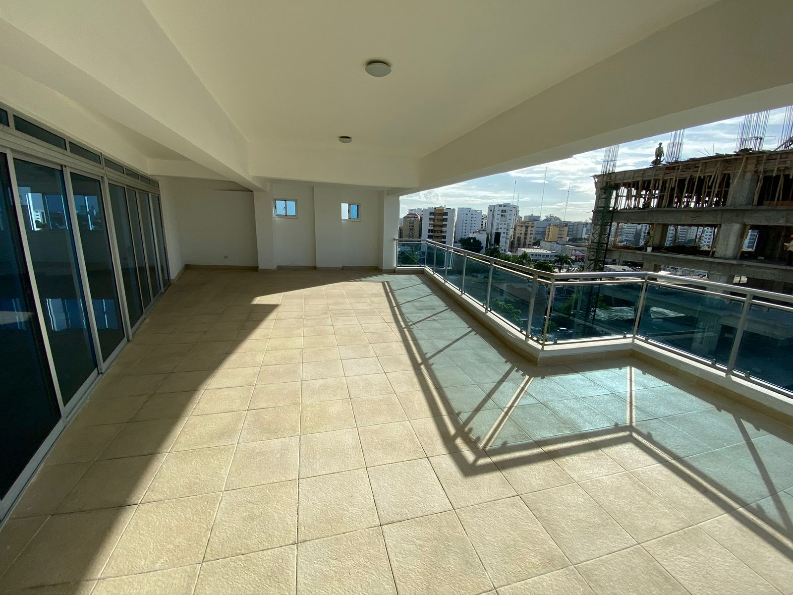 apartamentos - Alquilo Apartamento Amueblado En Serrallés Sin Int 1