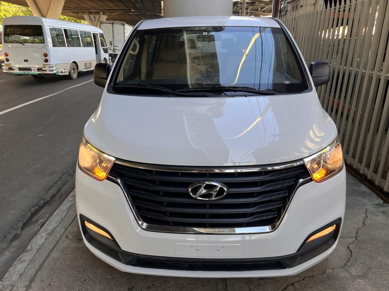 jeepetas y camionetas - Hyundai H1 2020 