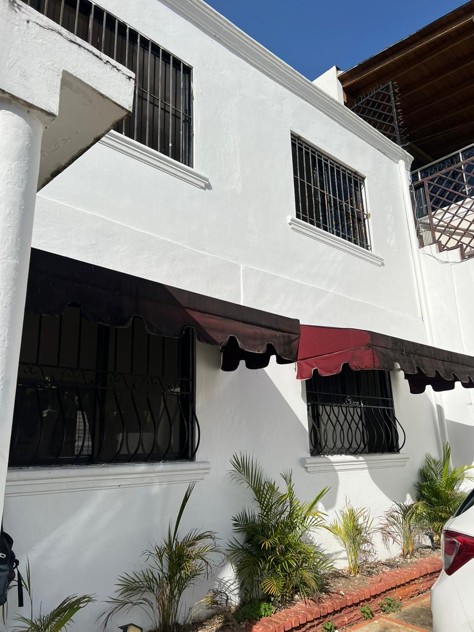 casas - Alquilo Casa en Arroyo Hondo, Santo Domingo  2