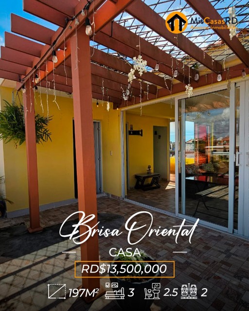 casas - Casa en venta en Urb. Brisa Oriental de 3 niveles en Santo Domingo Este📍✨ 4