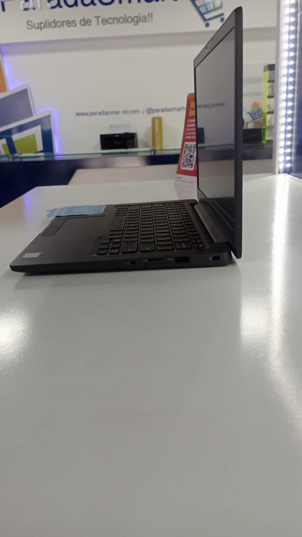 computadoras y laptops - Laptop Dell  Latitude 7300 touch  i7-8th 16GB de memoria Ram 512 GB en disco ssd 2
