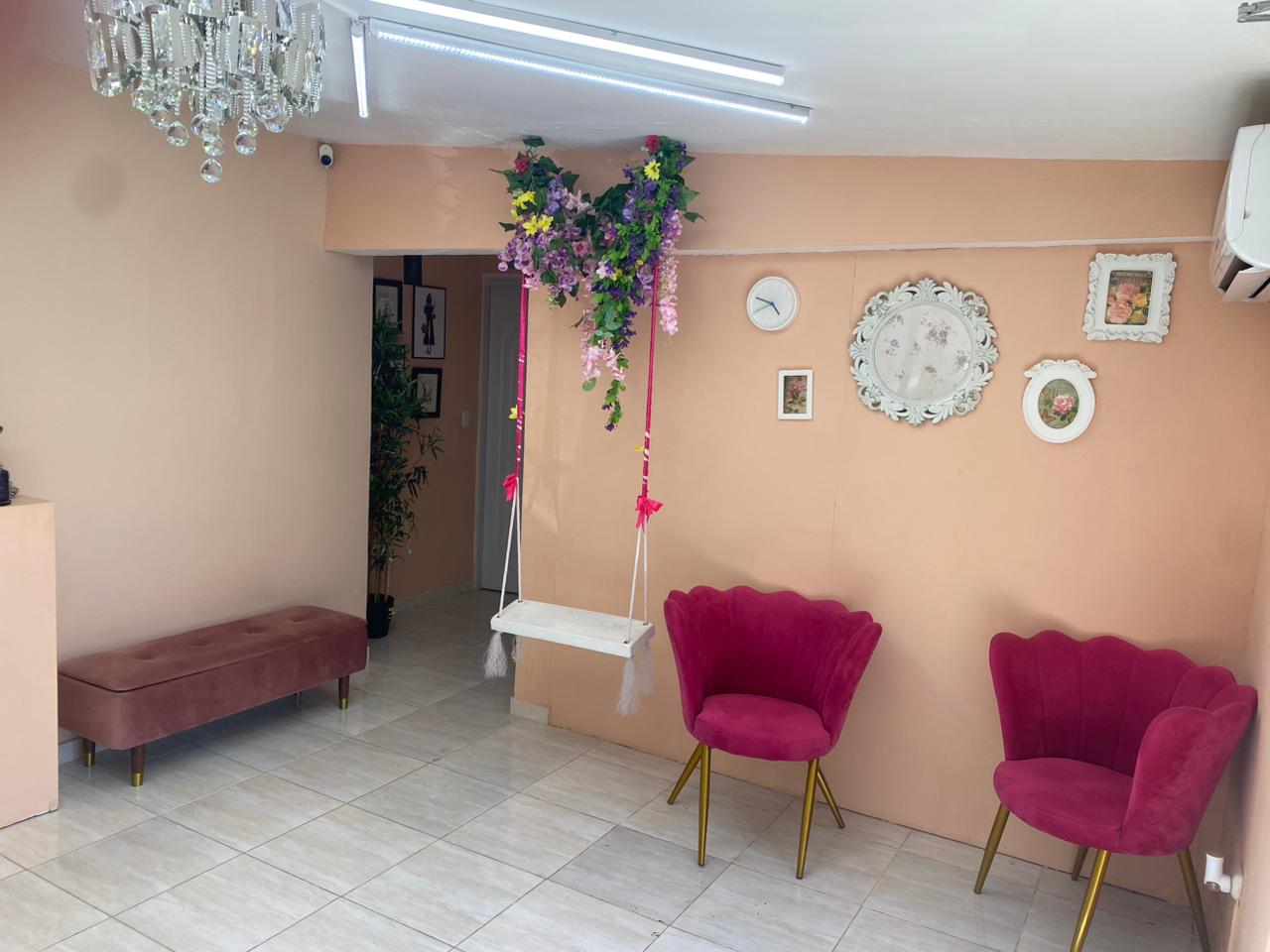 negocios en venta - Se vende Nail bar centro de uñas funcionando 6