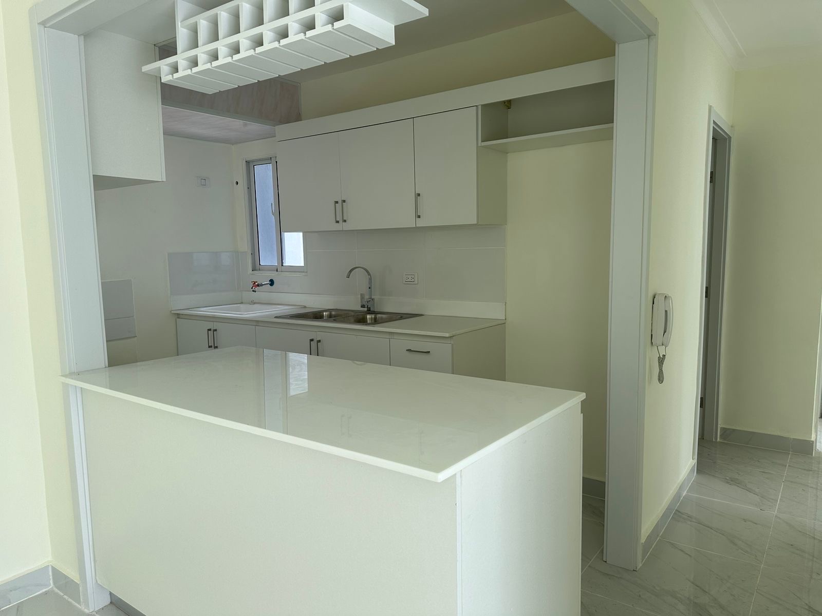 apartamentos - venta de apartamento primer piso en las Cayenas autopista de san Isidro de 90mt 2