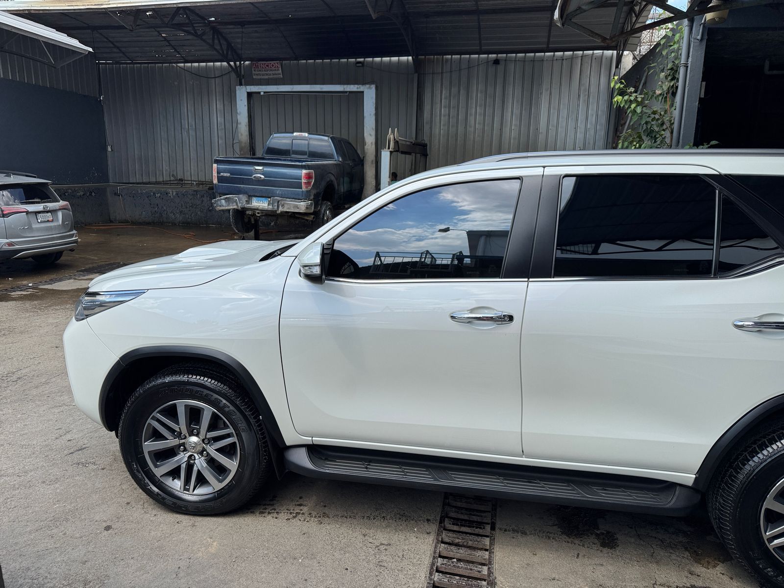 jeepetas y camionetas - Toyota fortuner 2018 6