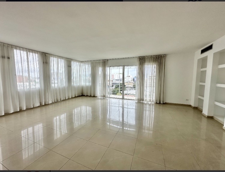 apartamentos - hermoso apartamento en una zona céntrica en Evaristo Morales  2