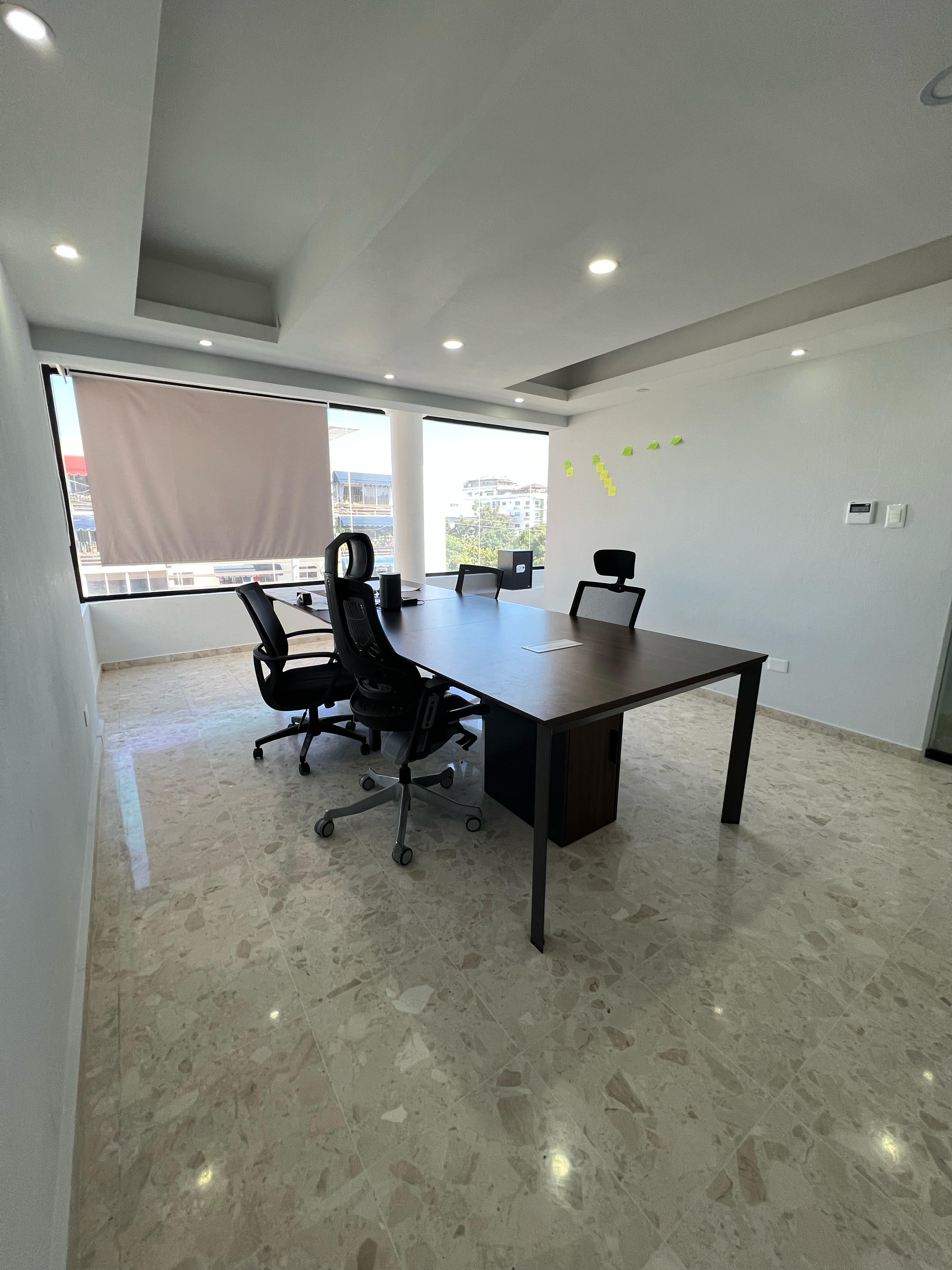 oficinas y locales comerciales - alquilo local comercial en El Millón 
Santo Domingo  4