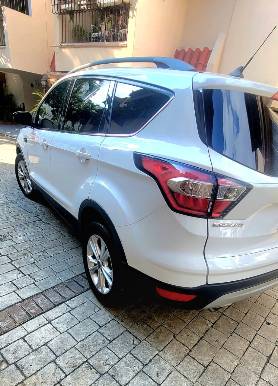 jeepetas y camionetas - Ford escape 2018 impecable  2