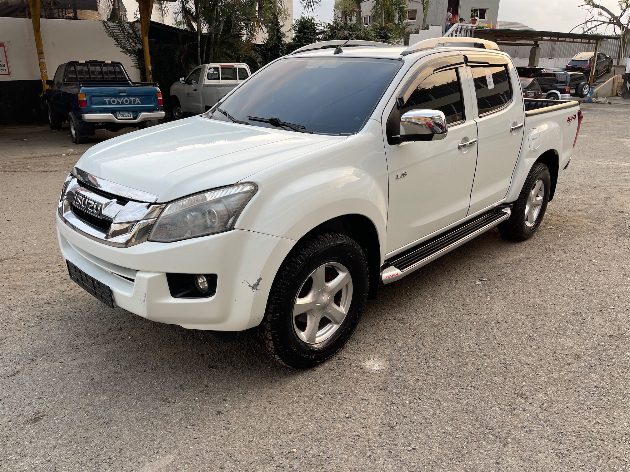 jeepetas y camionetas - Isuzu Dmax 2016