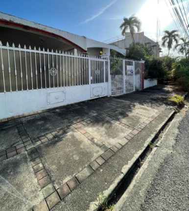 casas - Alquiler de Casa en Los Prados vivienda o Negocio 2