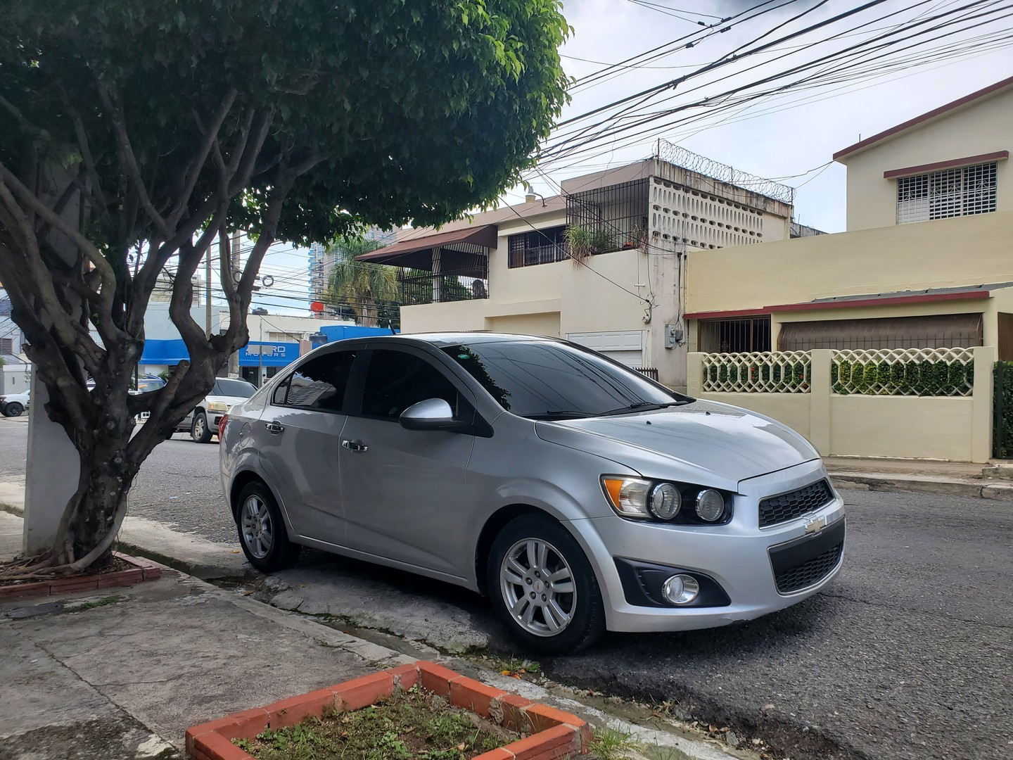 carros - Chevrolette Sonic 2012, excelente condiciones, aire full