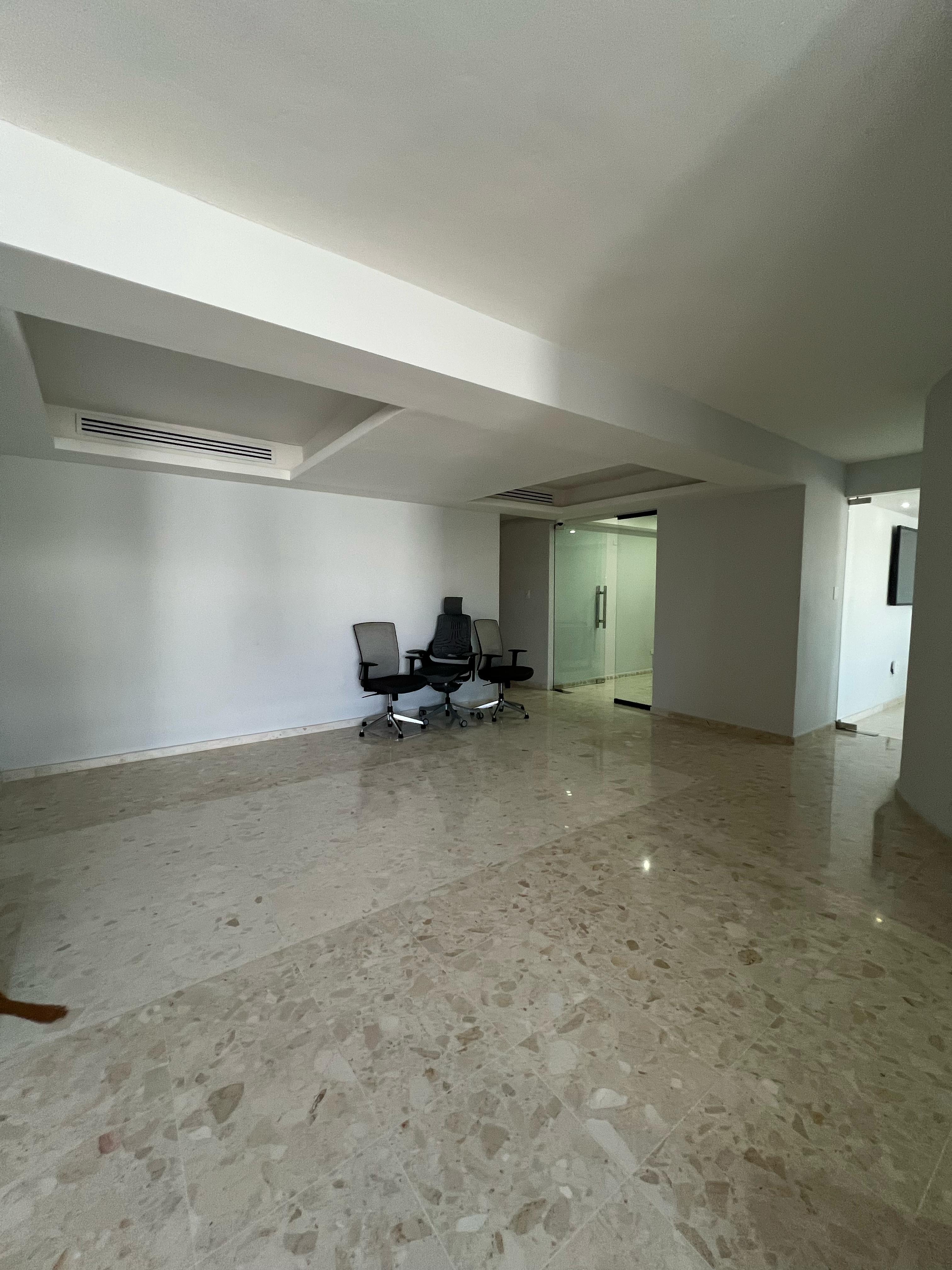 oficinas y locales comerciales - alquilo local comercial en El Millón 
Santo Domingo  1