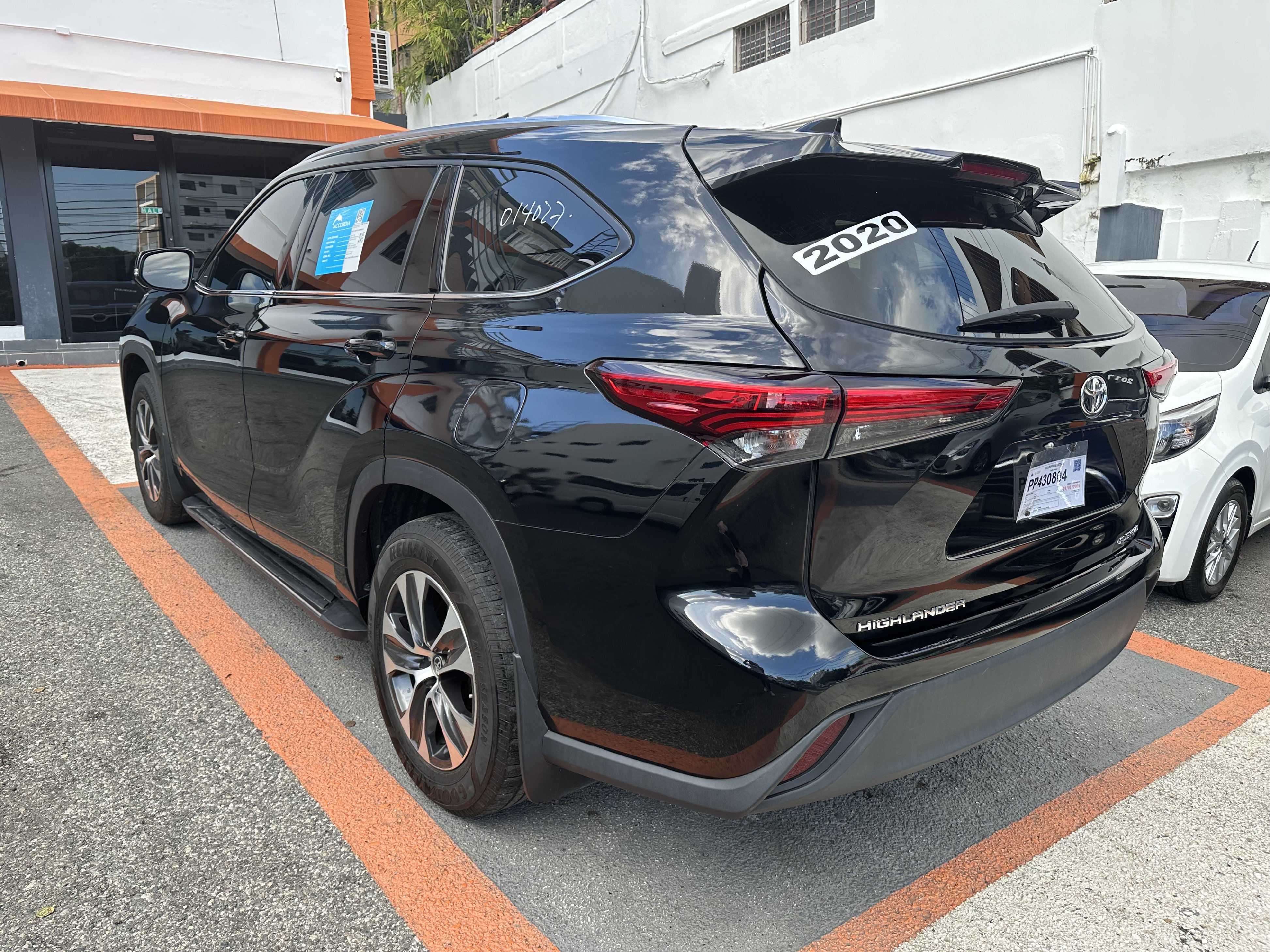 jeepetas y camionetas - Toyota Highlander XLE 2020  3