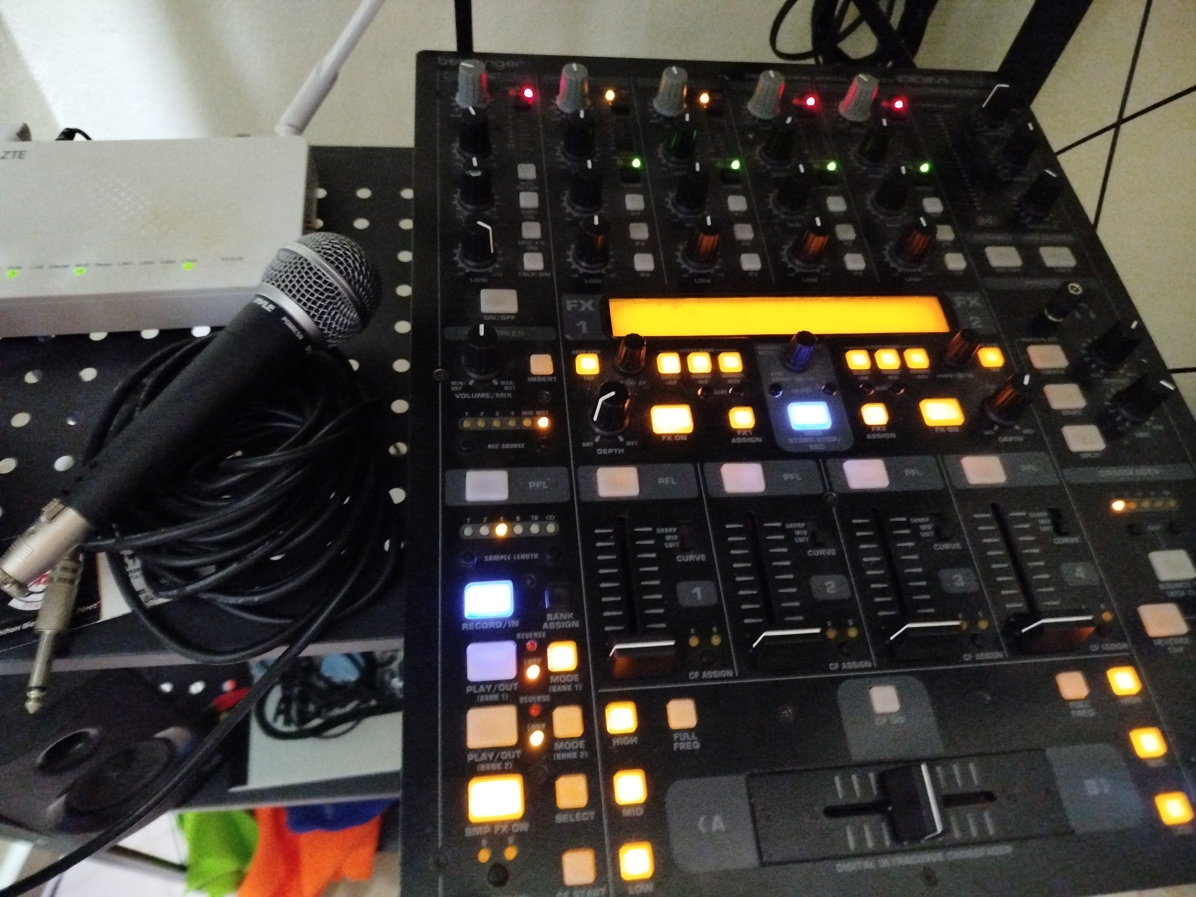 otros electronicos - Dj mixer digital y consola