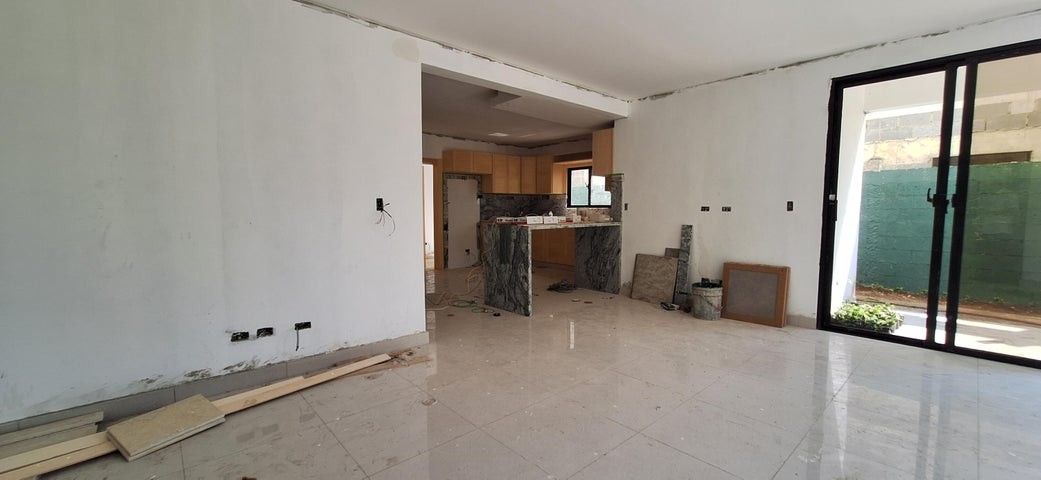 casas - Casa en venta San Pedro De Macoris #24-1462 cuatro dormitorios, 4.5 baños. 0