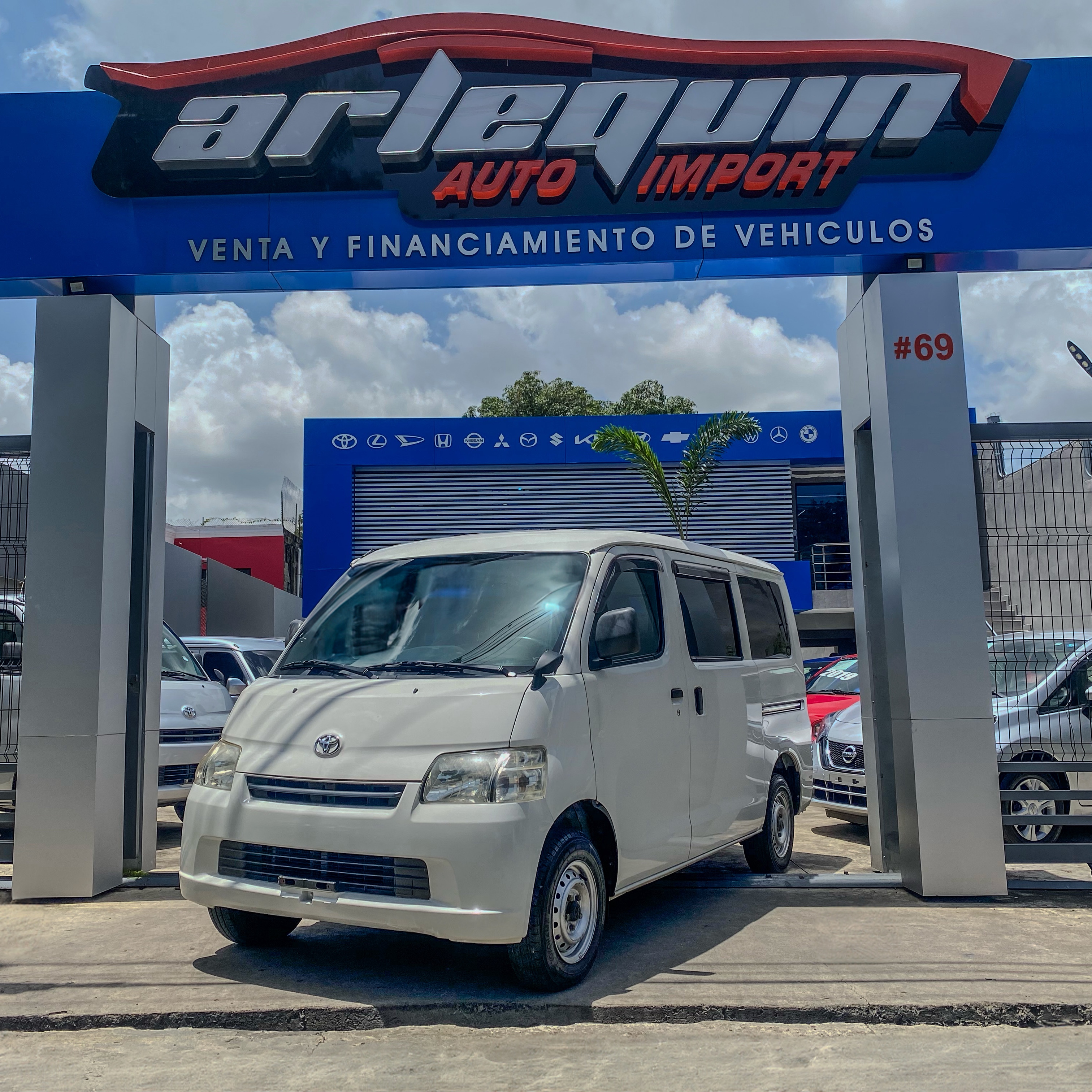 jeepetas y camionetas - Toyota Town Ace GL 2018