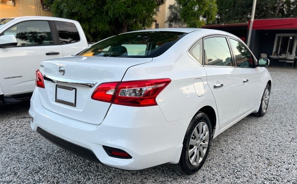 carros - 2019 Nissan Sentra  3