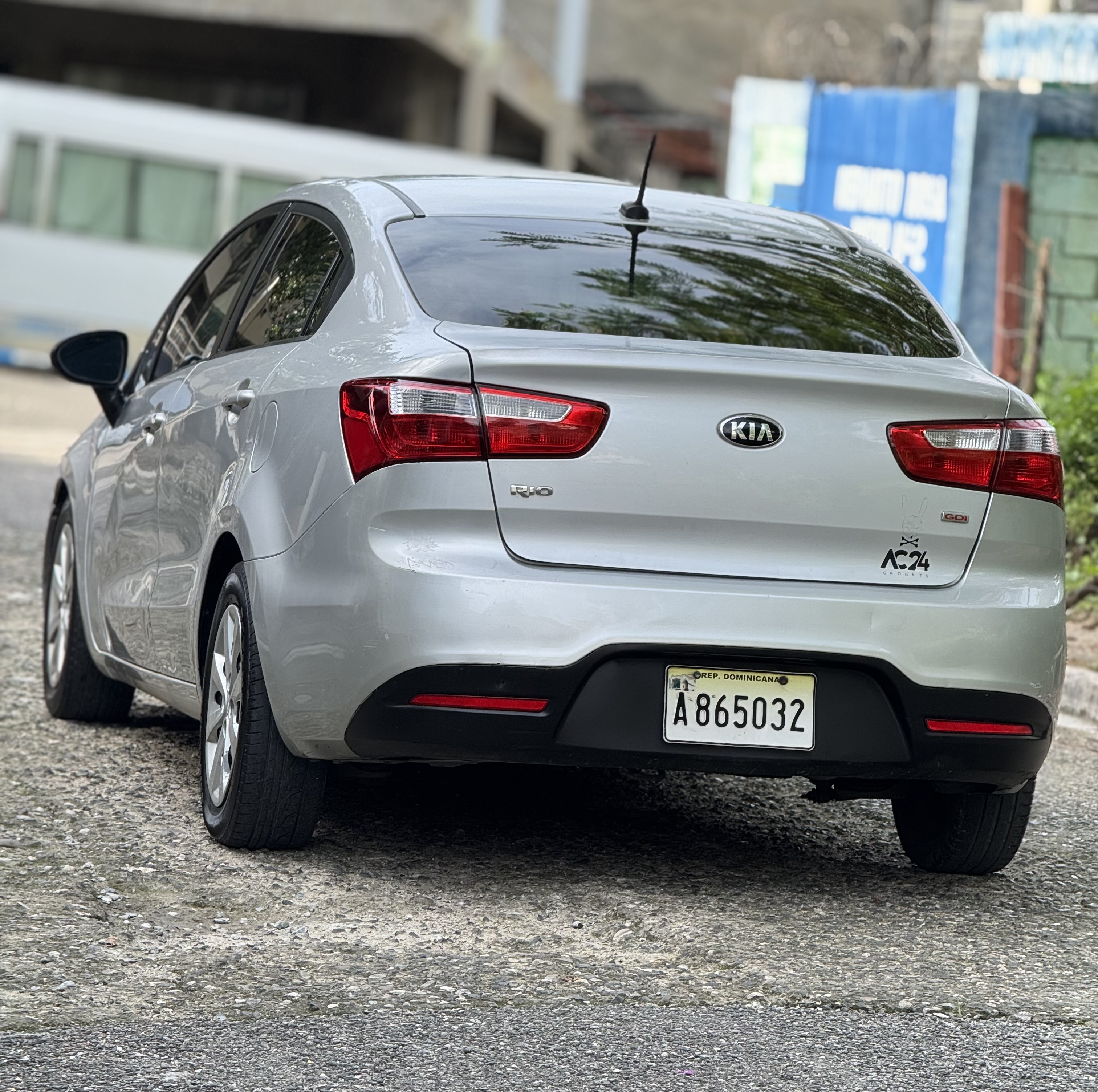 carros - Kia Río LX 2015 Costo$409,000 4