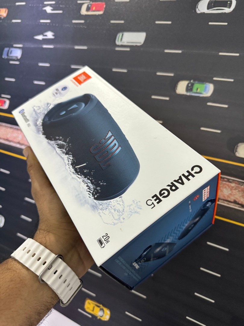 camaras y audio - Vendo Bocina inalámbrica JBL Charge 5 Blue Nuevo Sellado, Original $ 10,500 NEG 2