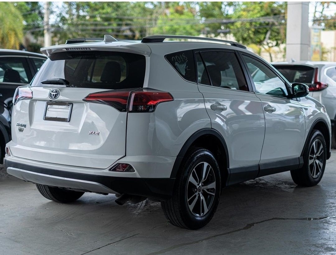 jeepetas y camionetas - 2018 Toyota Rav4 XLE  1