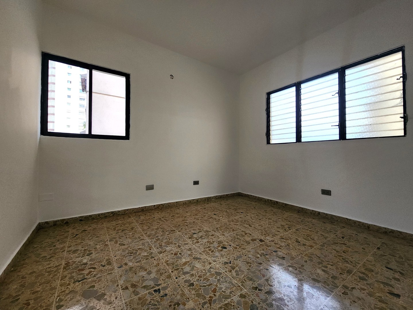 apartamentos - ALQUILO APTO. 3 HABS. Y 2 BAÑOS EN BELLA VISTA A 1/2 CUADRA PARQUE MIRADOR SUR 8