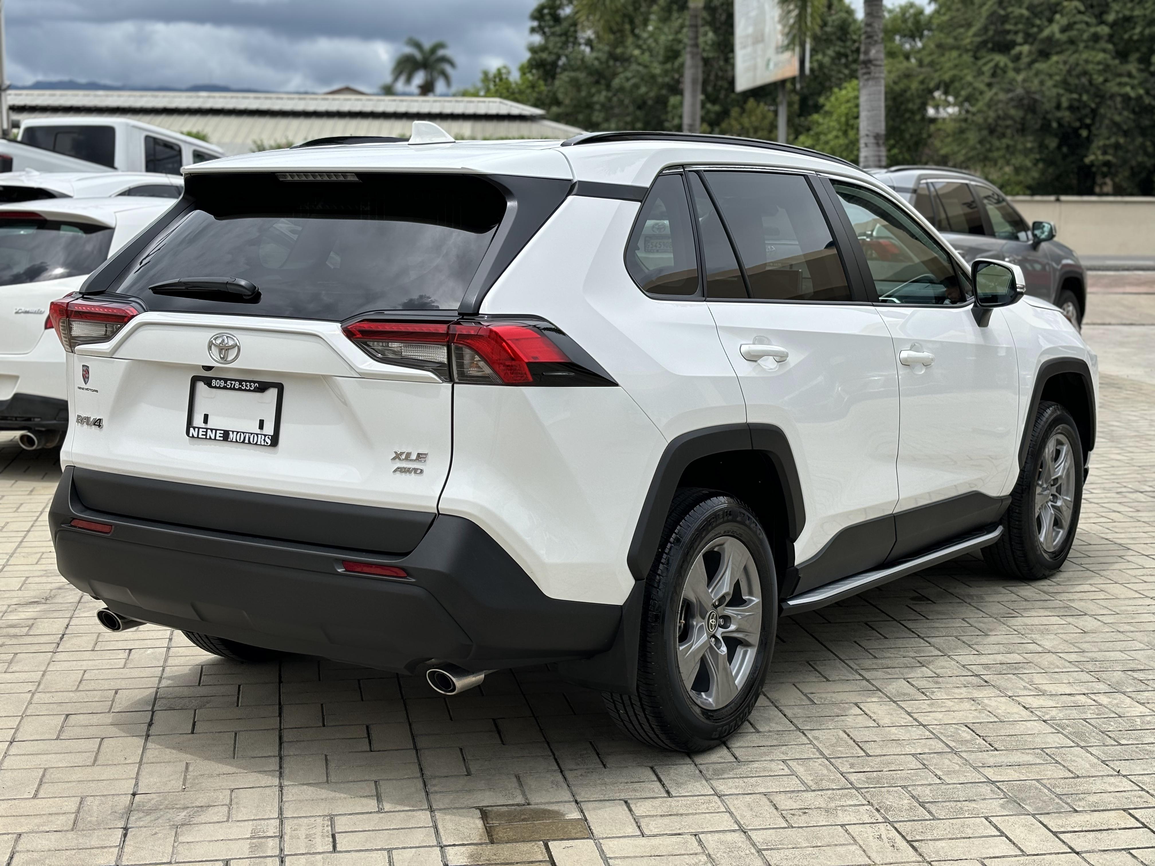 jeepetas y camionetas - Toyota RAV4 XLE 4x4 año 2024 Recién Importada. 2