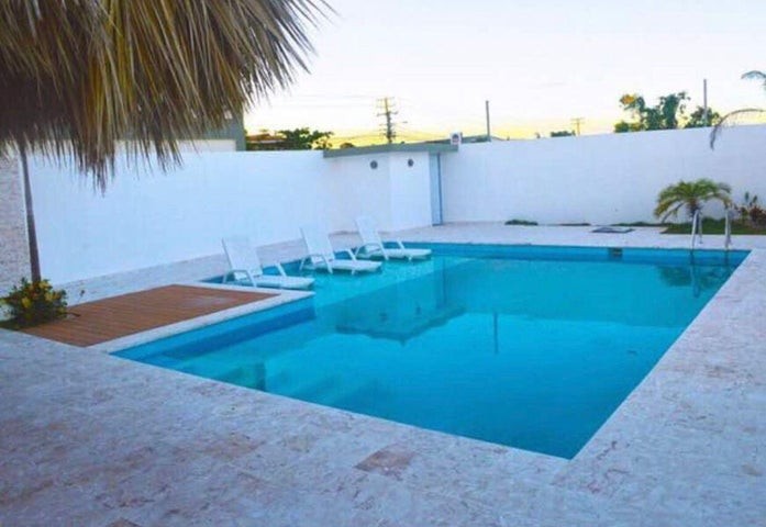 casas - Casa en alquiler Punta Cana #23-1638 tres dormitorios, piscina, seguridad.
 7